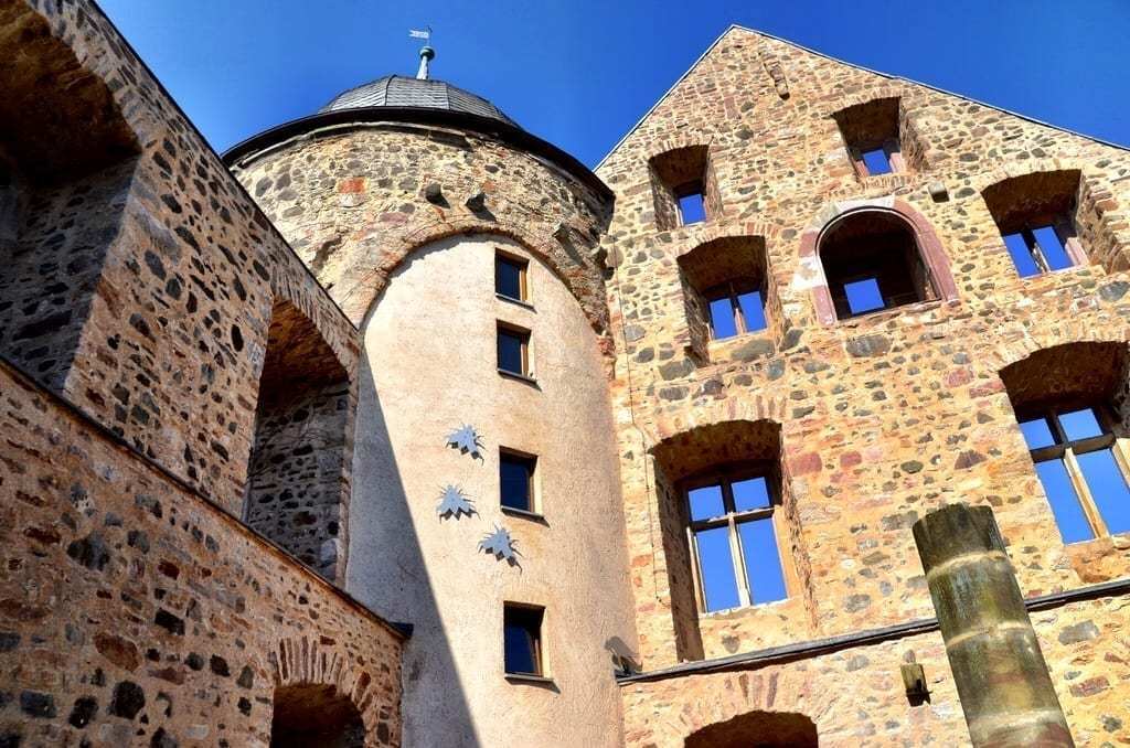 Menginap di Kastil Jerman